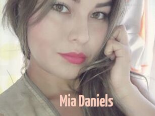 Mia_Daniels