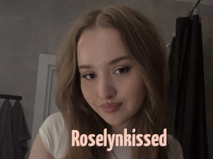 Roselynkissed